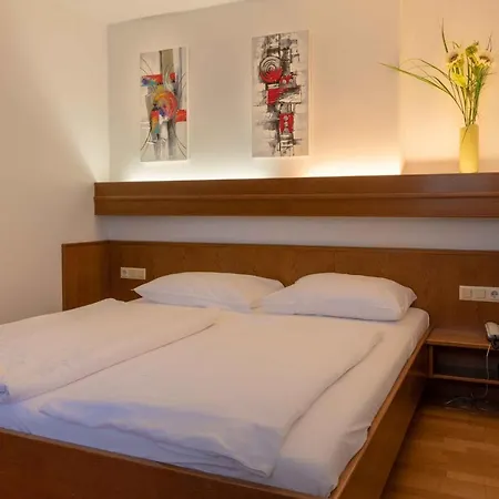 Anker 3* Klosterneuburg